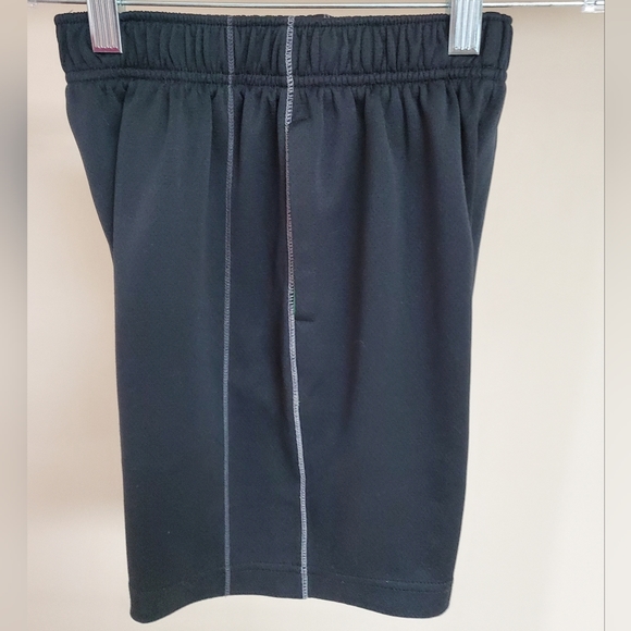 Cat & Jack Boy's Black Shorts Size Small (6/7)| Great Condition - Picture 3 of 6